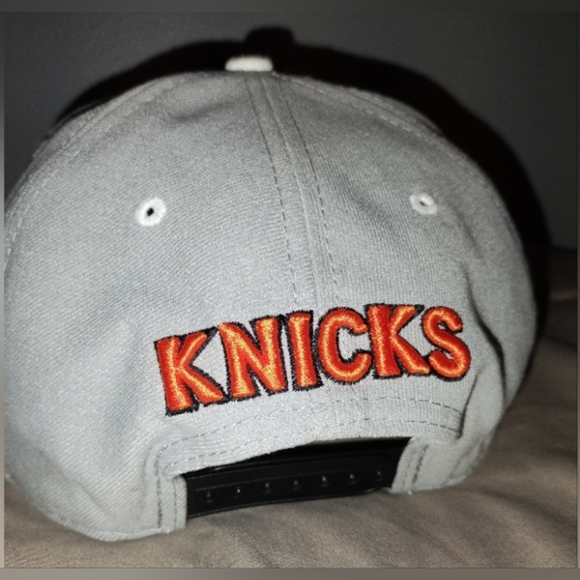 New York Knicks New Era NBA Snapback Hat Black Gray Orange EUC - Picture 7 of 10